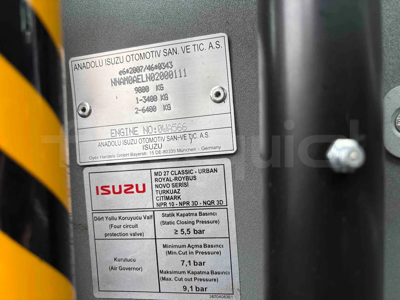 Isuzu Novo - vehicle plate photo