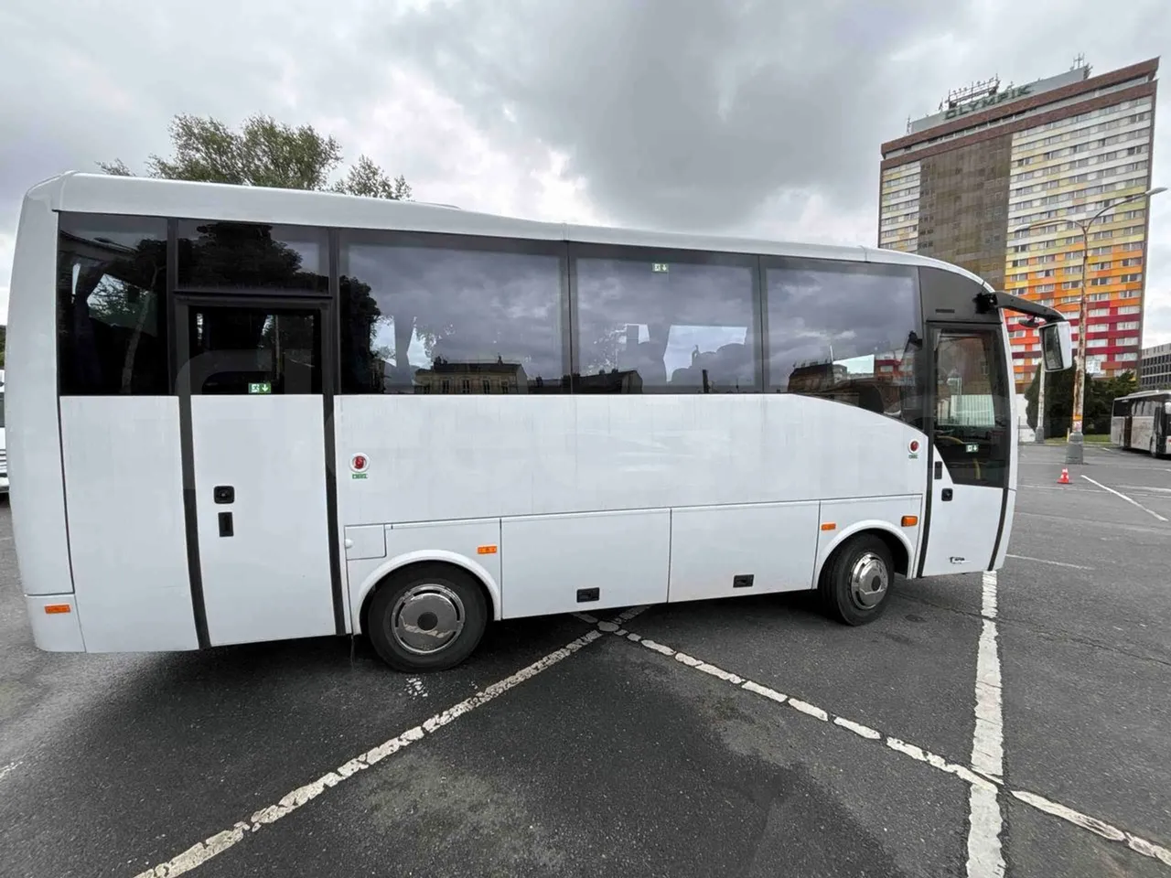 Isuzu Novo - right side doors closed