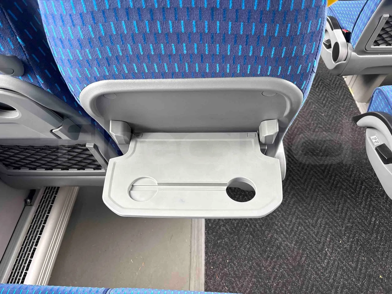 Isuzu Novo - table detail photo