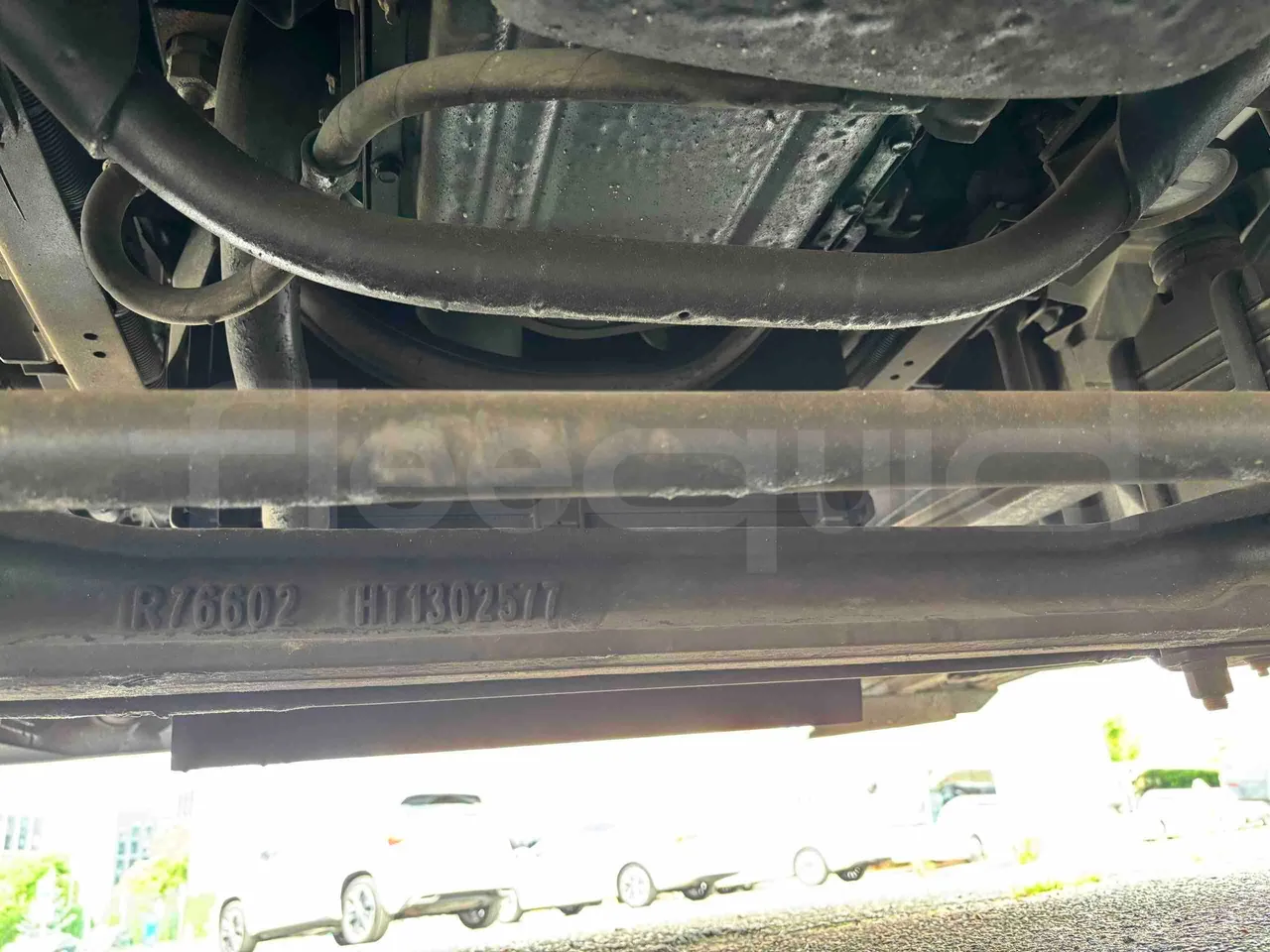 Isuzu Novo - front axle central