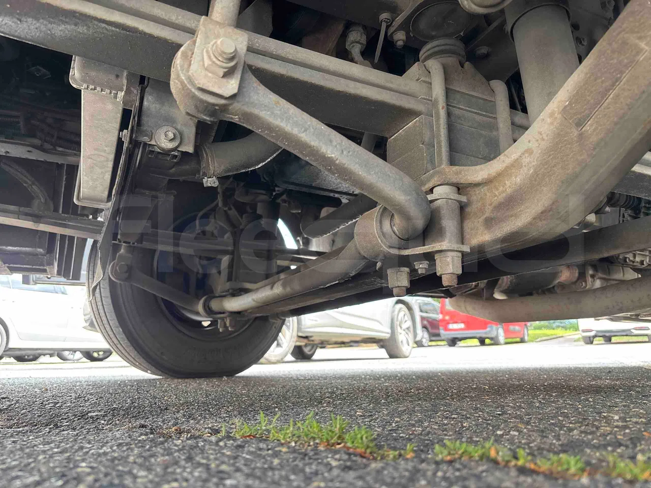 Isuzu Novo - front axle left side