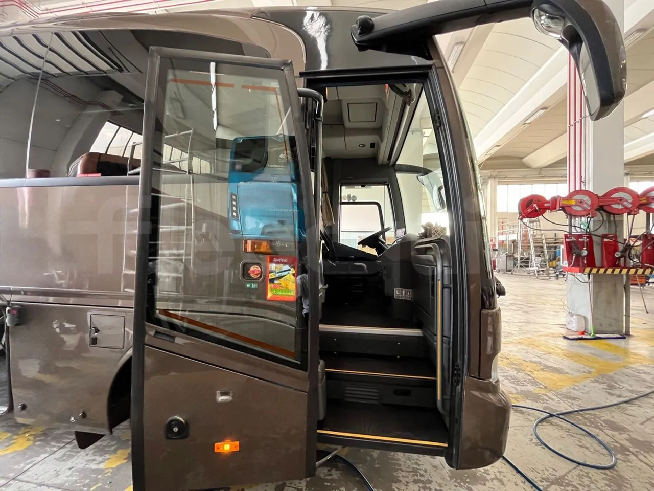 Mercedes-Benz Tourino O 510 - EUR5/210Kw/9.35Mt - front door 1 open
