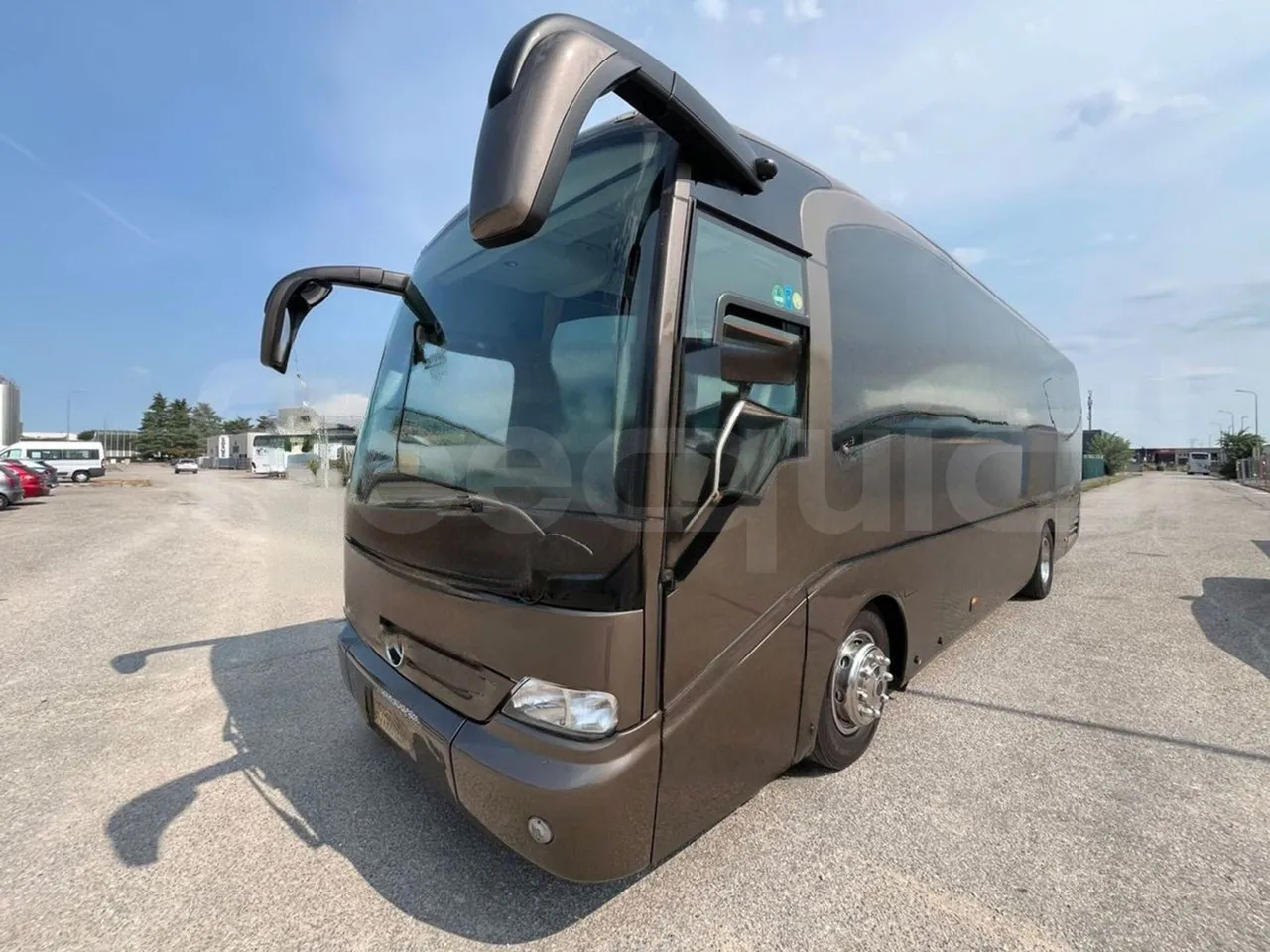 Mercedes-Benz Tourino O 510 - EUR5/210Kw/9.35Mt - 3/4 front left (mandatory for bus to scrap)