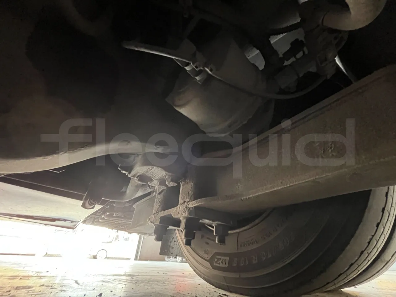 Mercedes-Benz Tourino O 510 - EUR5/210Kw/9.35Mt - front shock absorbers left
