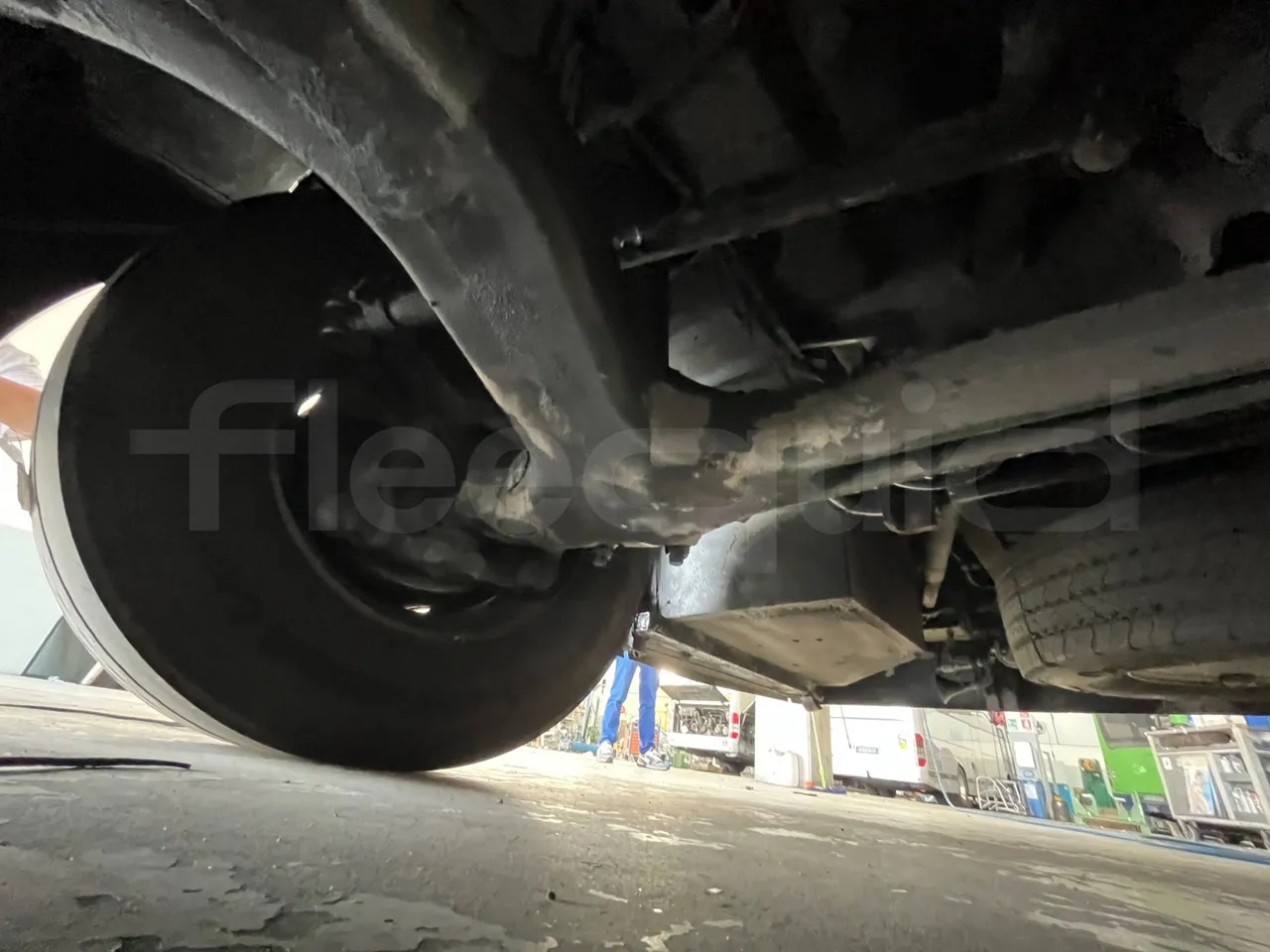 Mercedes-Benz Tourino O 510 - EUR5/210Kw/9.35Mt - front shock absorbers right