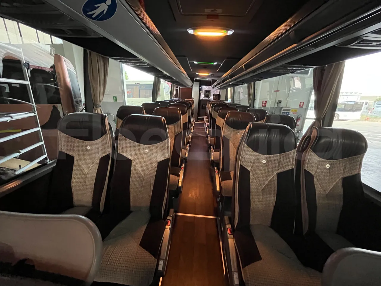 Mercedes-Benz Tourino O 510 - EUR5/210Kw/9.35Mt - interior reverse seats driver height (mandatory for bus to scrap)