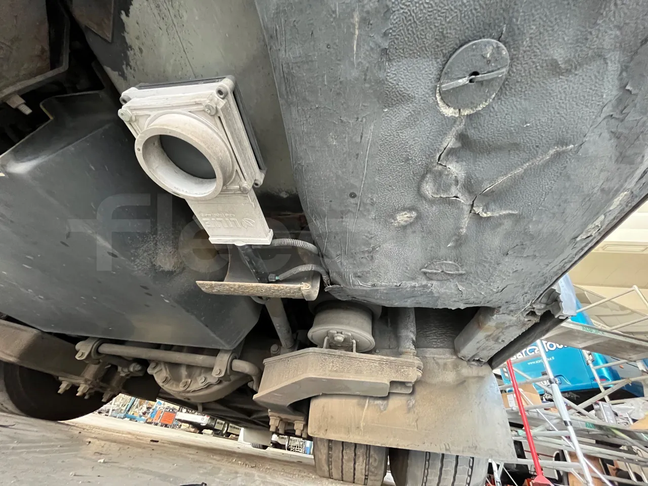 Mercedes-Benz Tourino O 510 - EUR5/210Kw/9.35Mt - axle 2 shock absorbers 1 right
