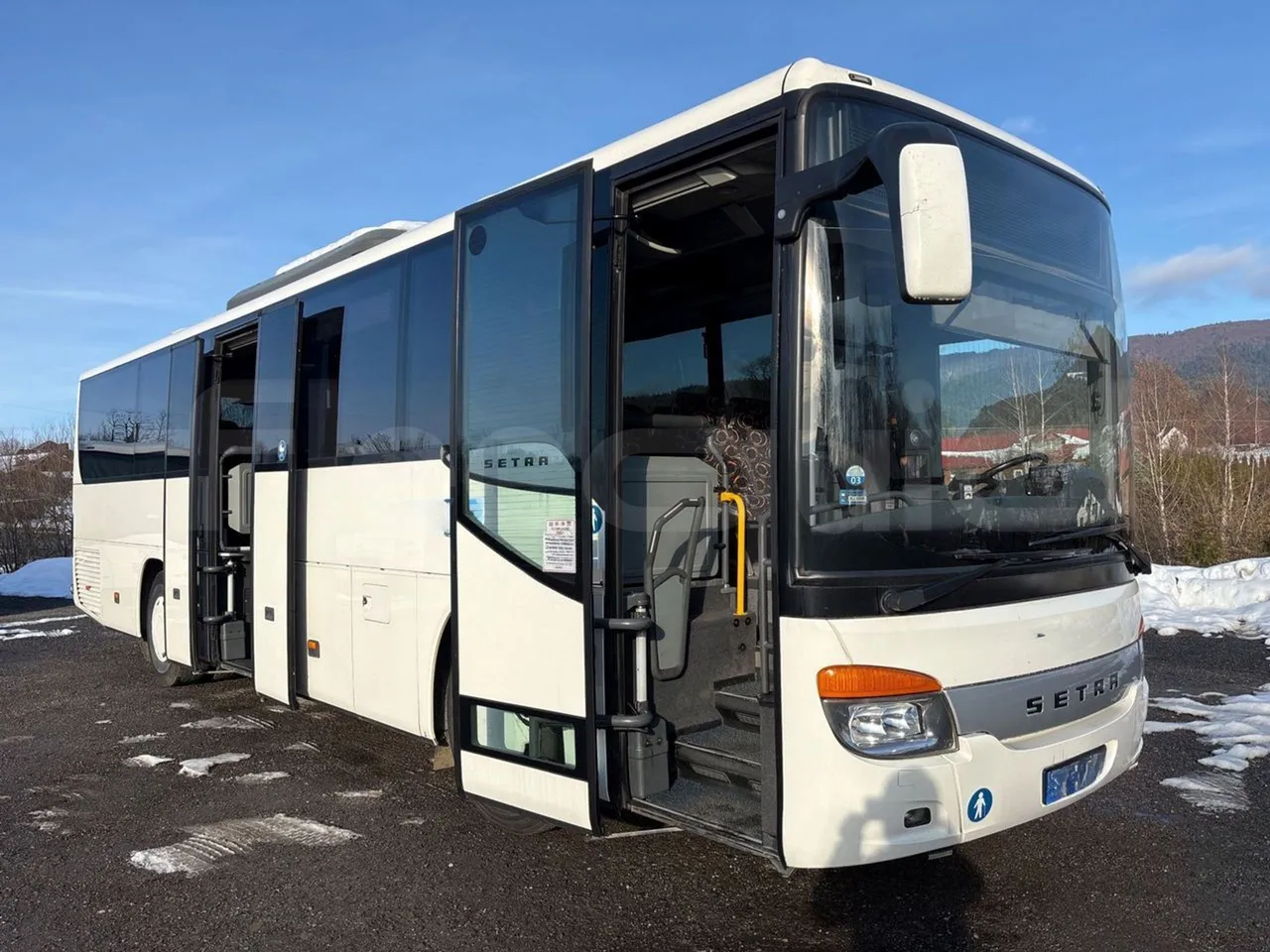 Setra S412 S412UL-E5 - Euro5 - 260kW - 10.805mt - 3/4 front right doors