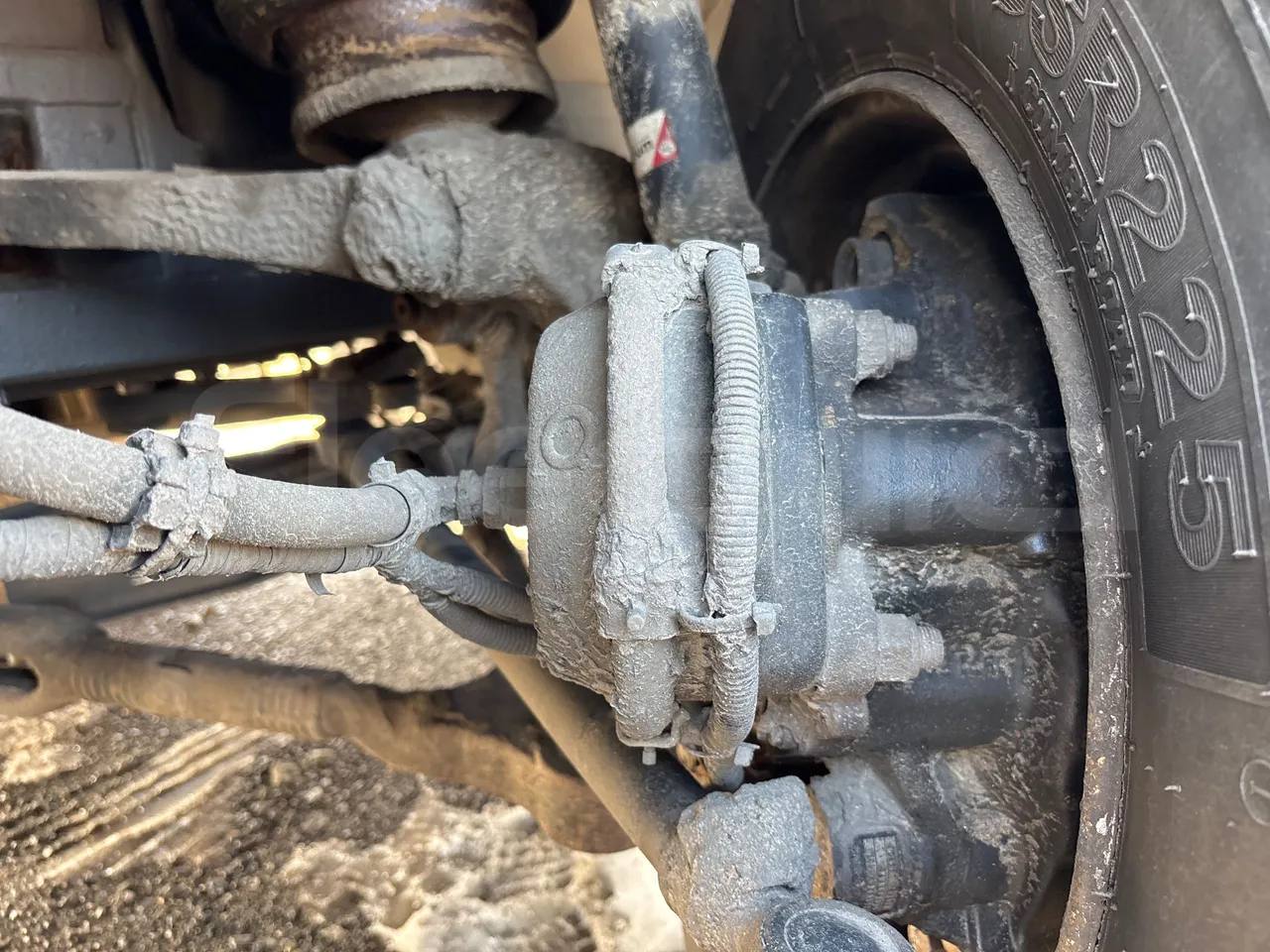 Setra S412 S412UL-E5 - Euro5 - 260kW - 10.805mt - front brake calipers left