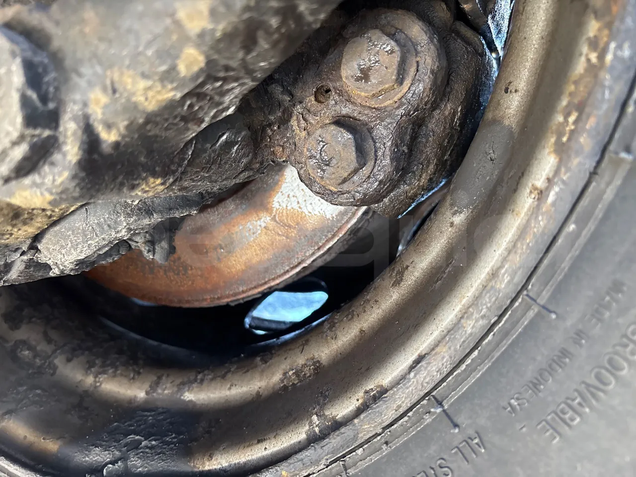 Setra S412 S412UL-E5 - Euro5 - 260kW - 10.805mt - front discs left