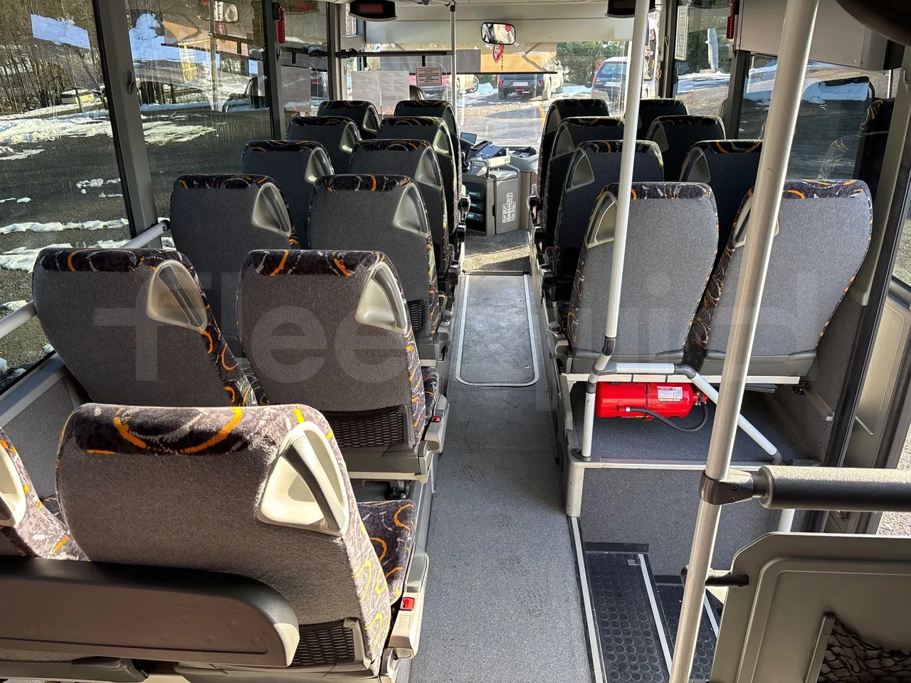 Setra S412 S412UL-E5 - Euro5 - 260kW - 10.805mt - forward view middle aisle