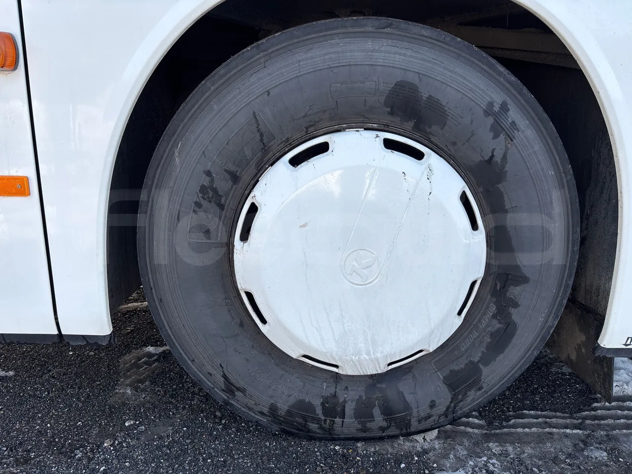 Setra S412 S412UL-E5 - Euro5 - 260kW - 10.805mt - front left tire measurements