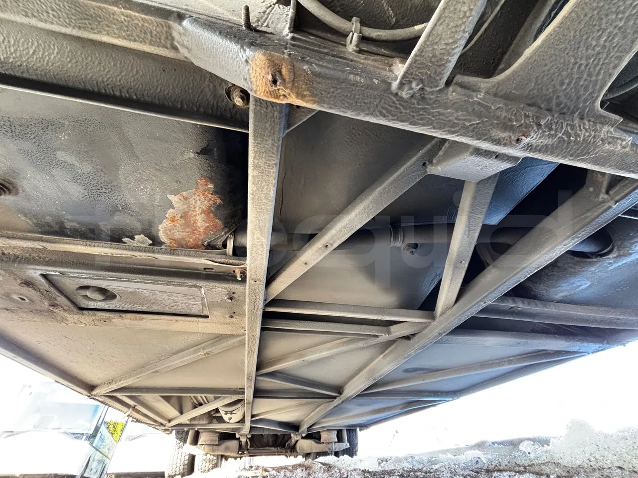 Setra S412 S412UL-E5 - Euro5 - 260kW - 10.805mt - central undercarriage photo