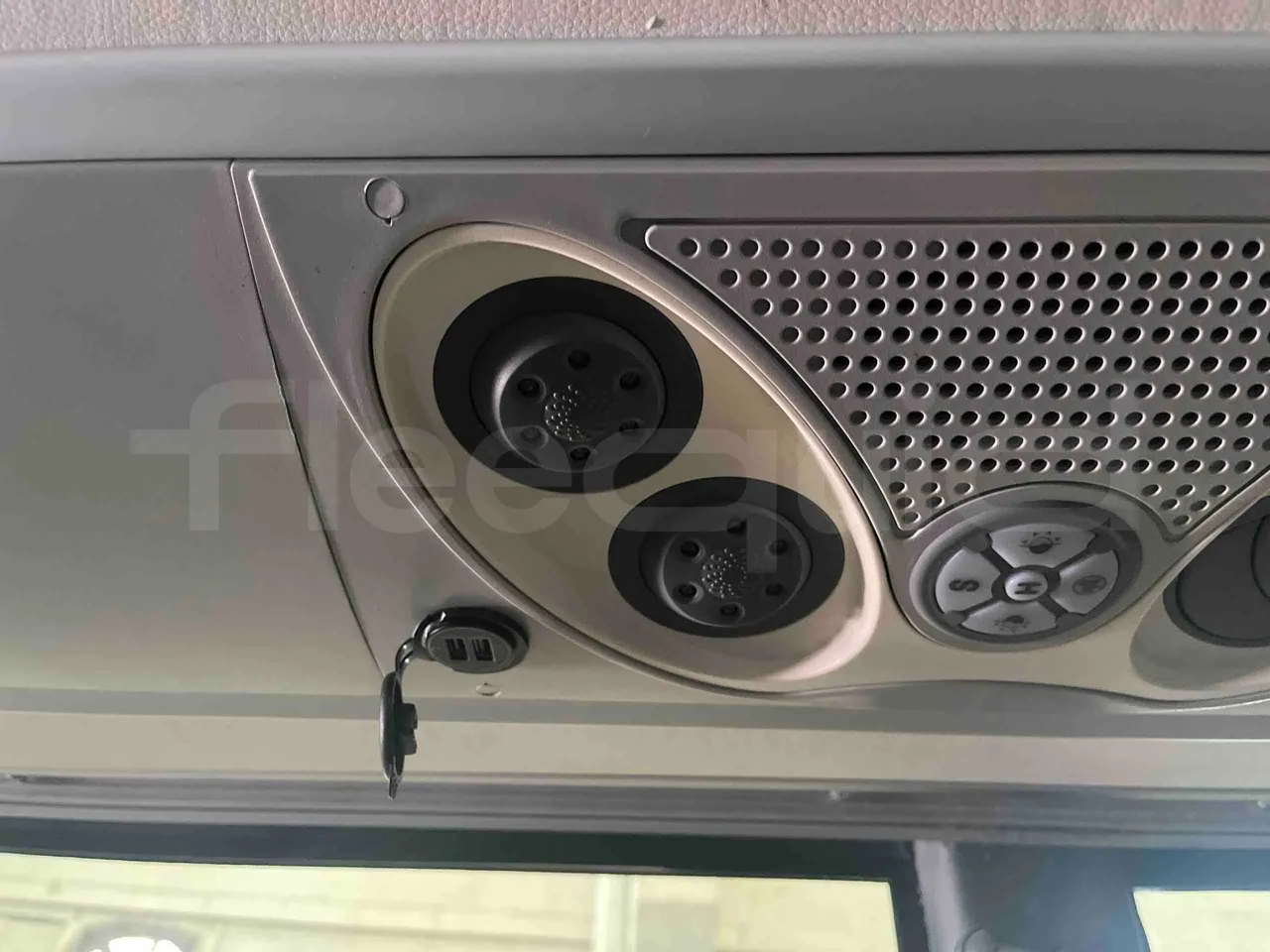 Man Noge - Usb Charging