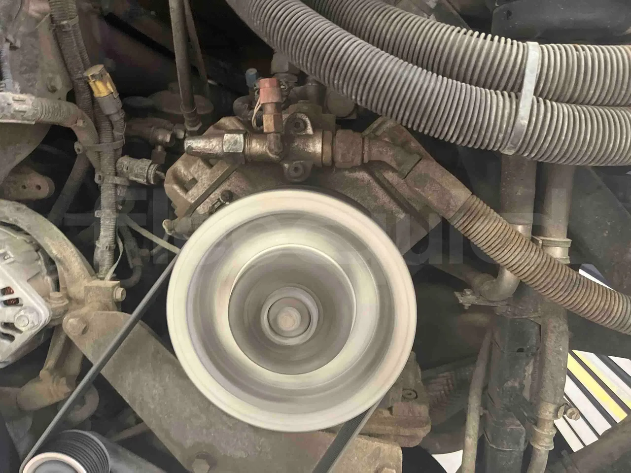 Man Noge - Air Conditioning Compressor