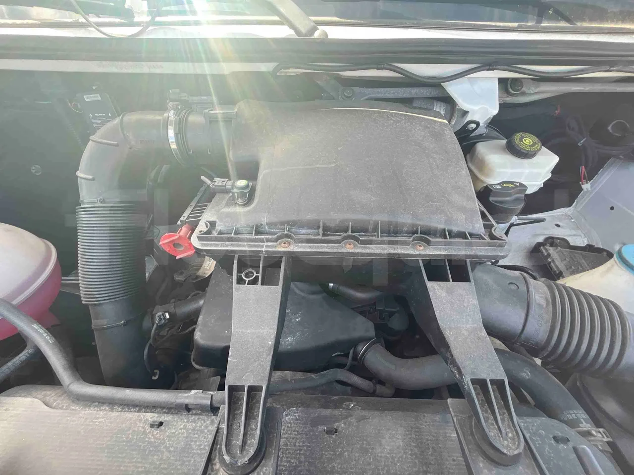 Mercedes-Benz Sprinter - engine plate photo