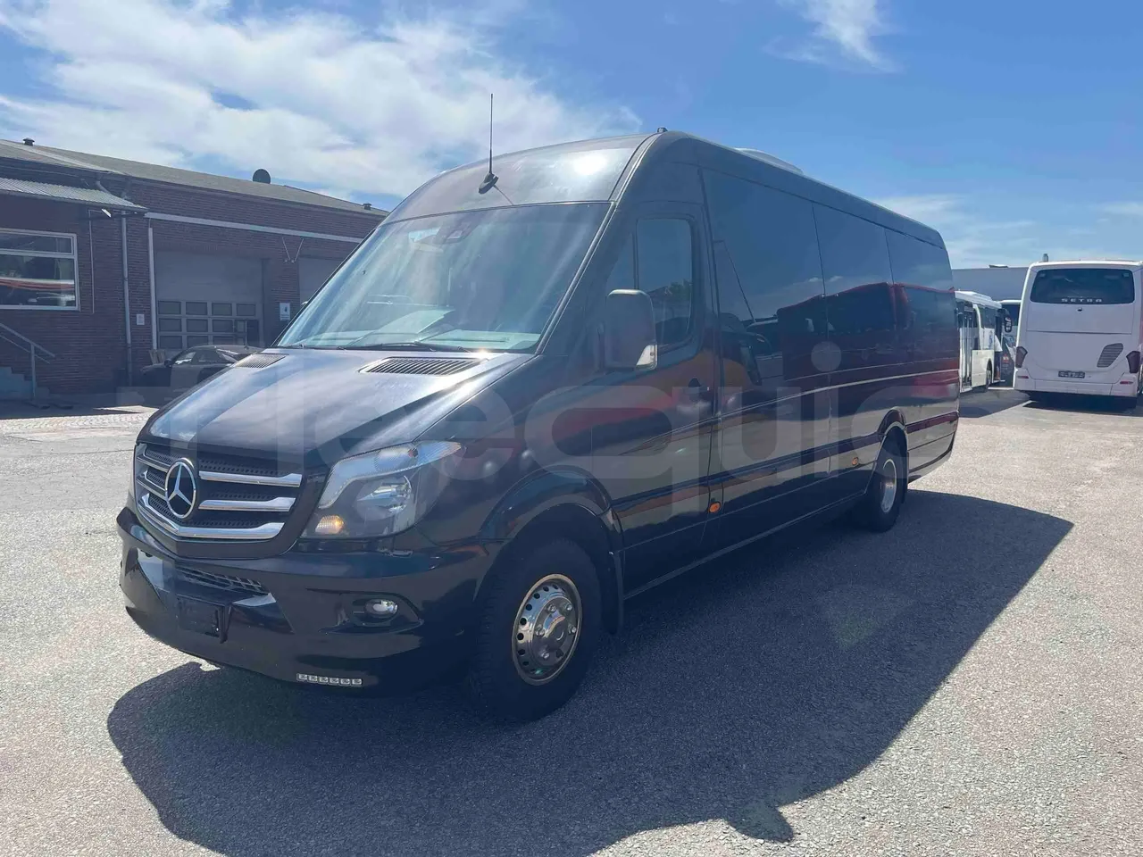 Mercedes-Benz Sprinter - 3/4 front left