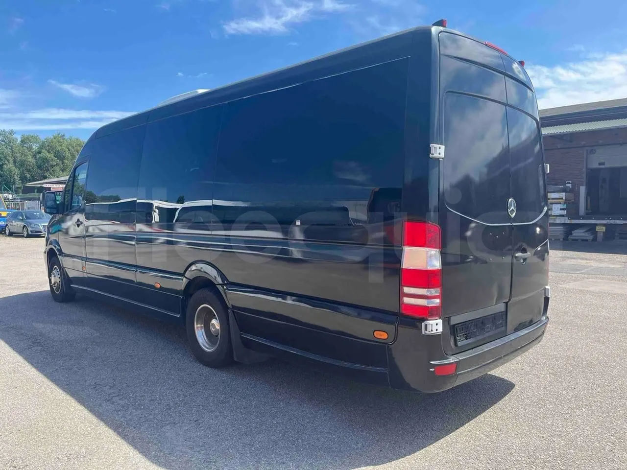 Mercedes-Benz Sprinter - 3/4 left rear side