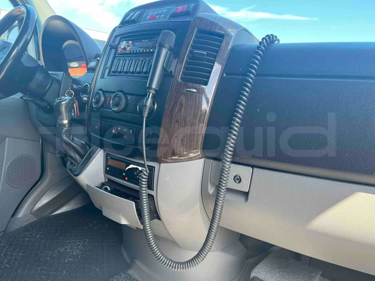 Mercedes-Benz Sprinter - hostes microphone accessories photo
