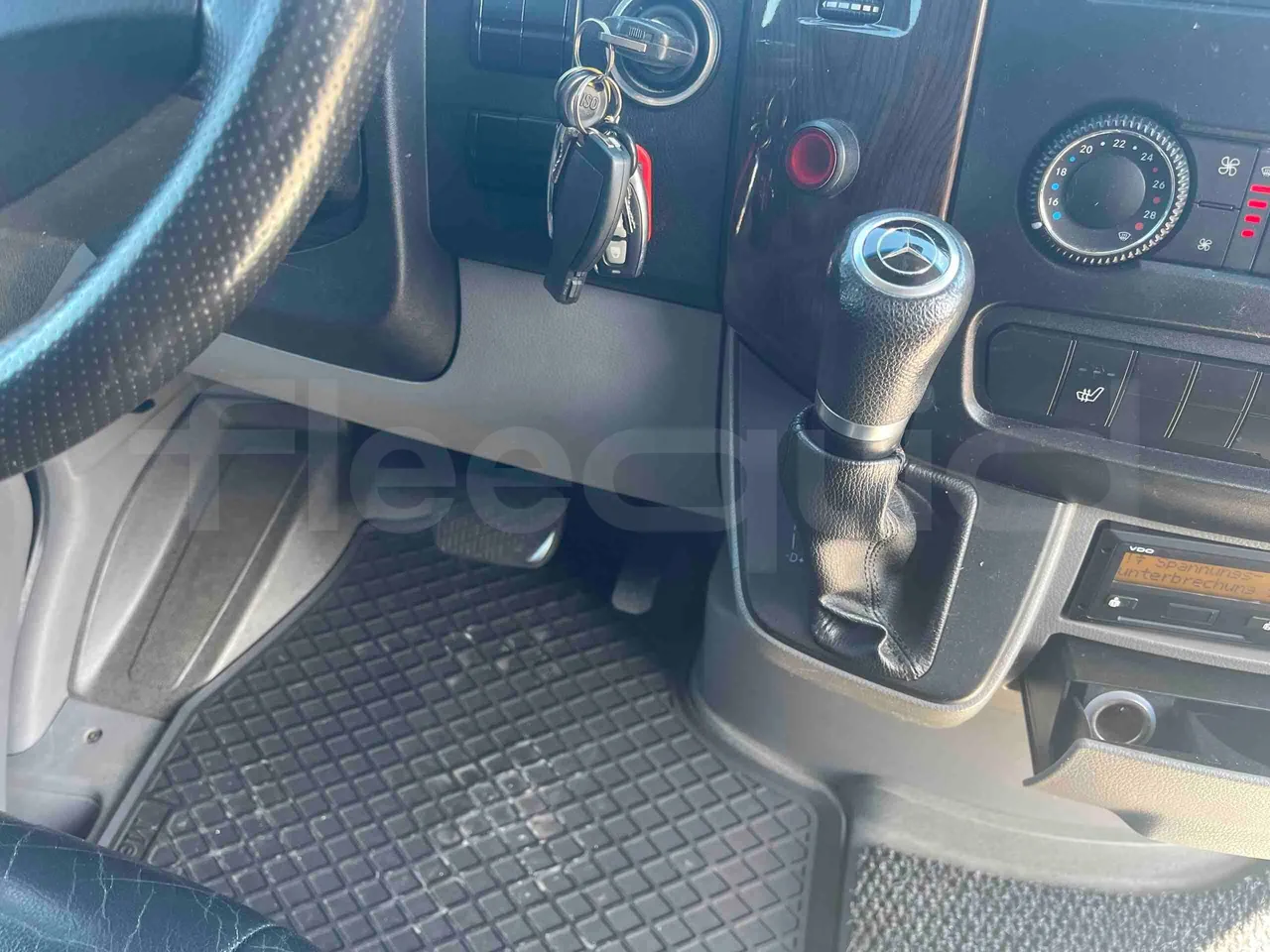 Mercedes-Benz Sprinter - onboard devices 1