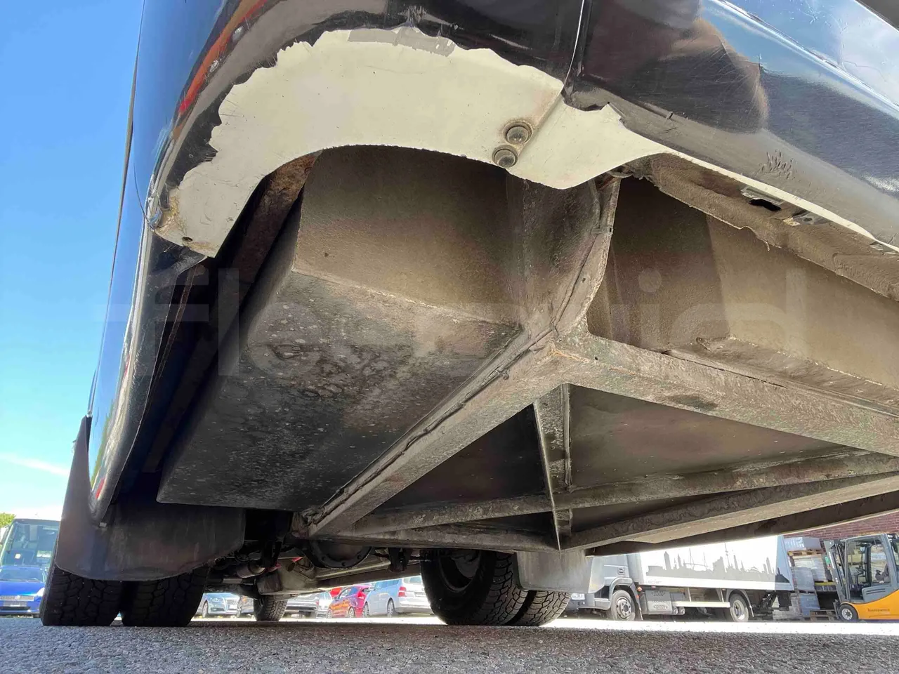 Mercedes-Benz Sprinter - axle 2 caliper brakes left