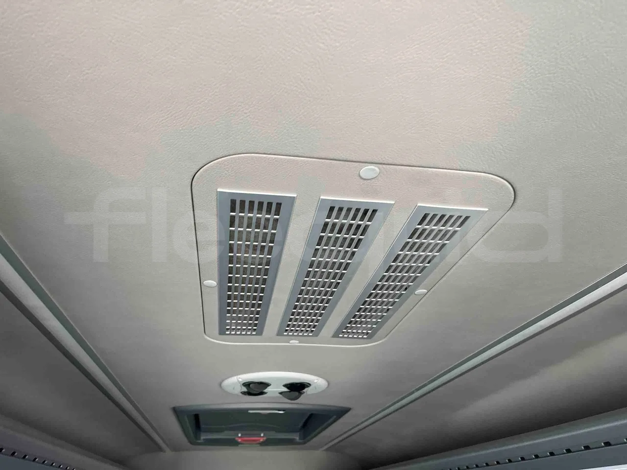 Mercedes-Benz Sprinter - roof hatch 2