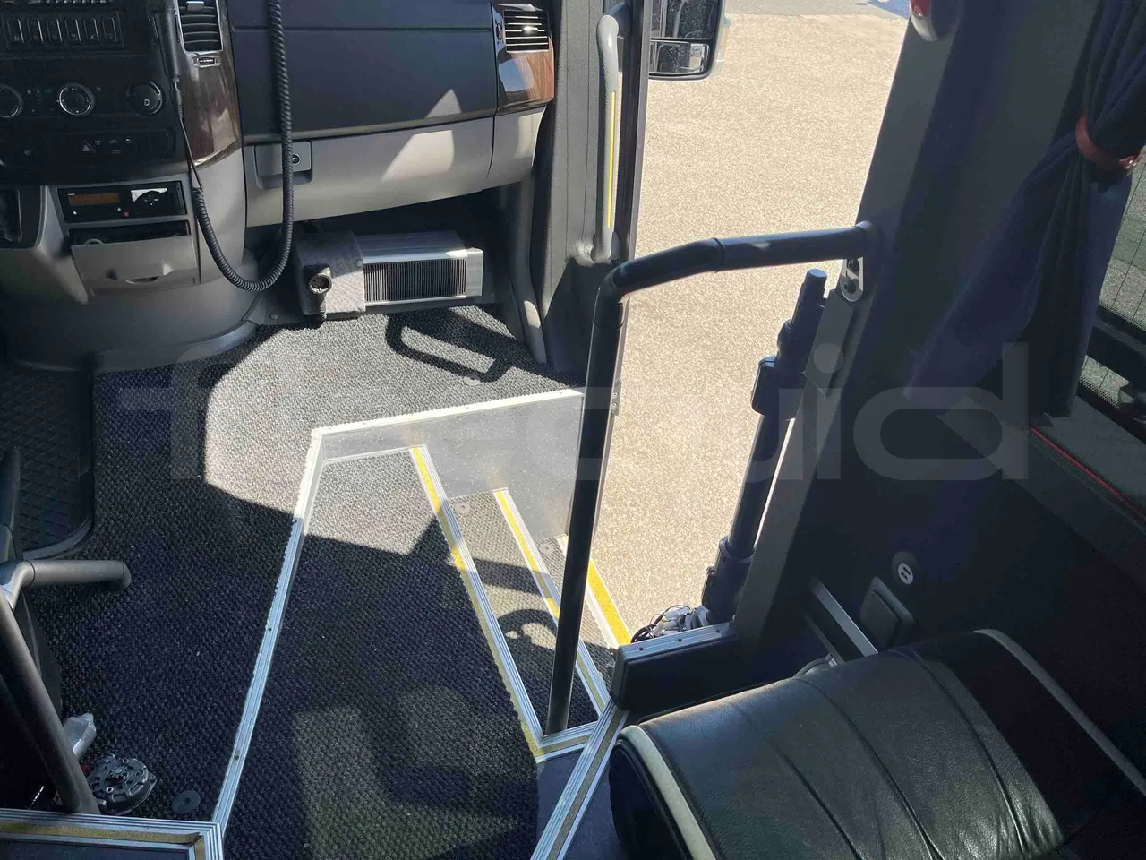 Mercedes-Benz Sprinter - roof hatch 3