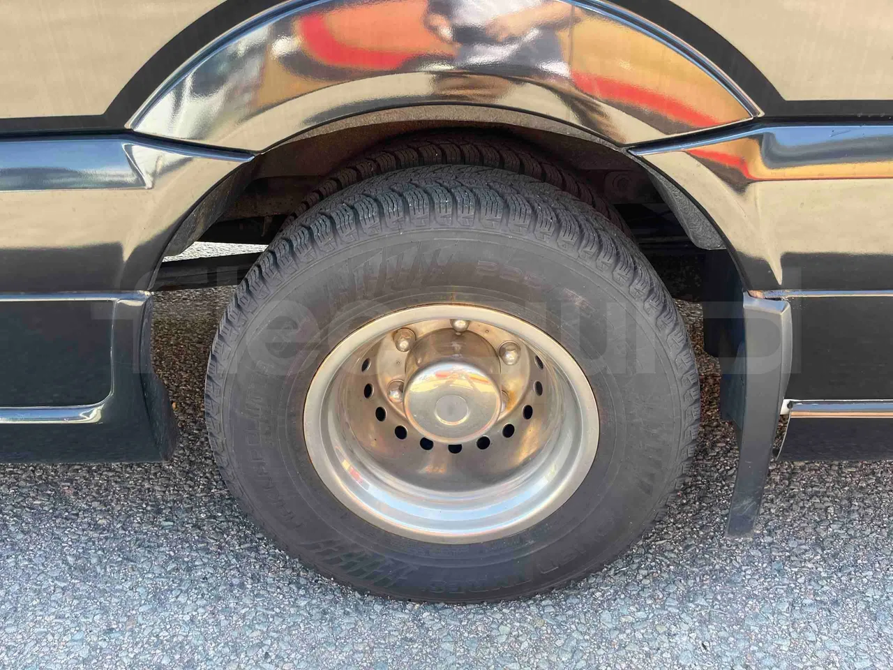 Mercedes-Benz Sprinter - tread condition front tires right