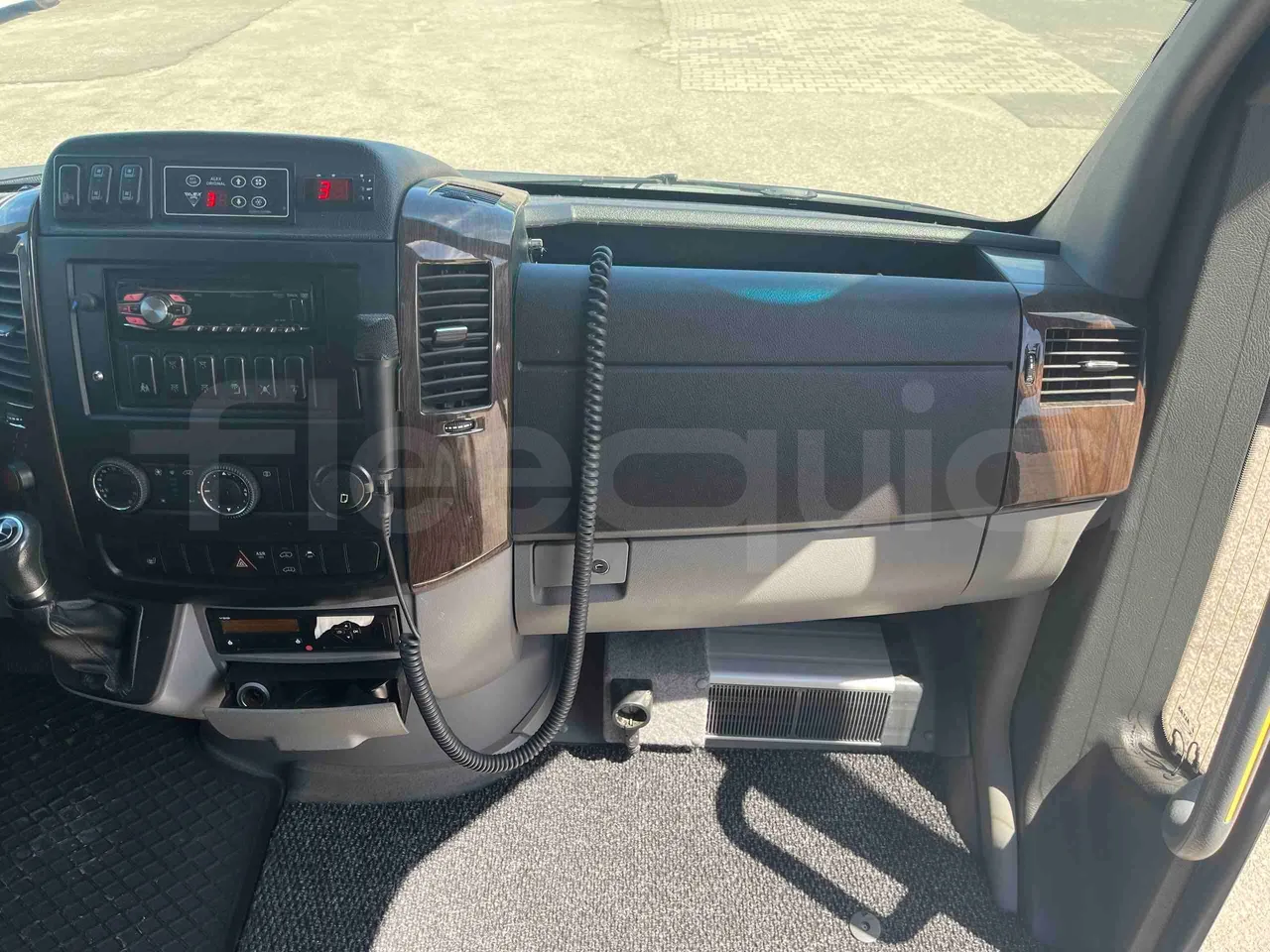 Mercedes-Benz Sprinter - seat plate photo