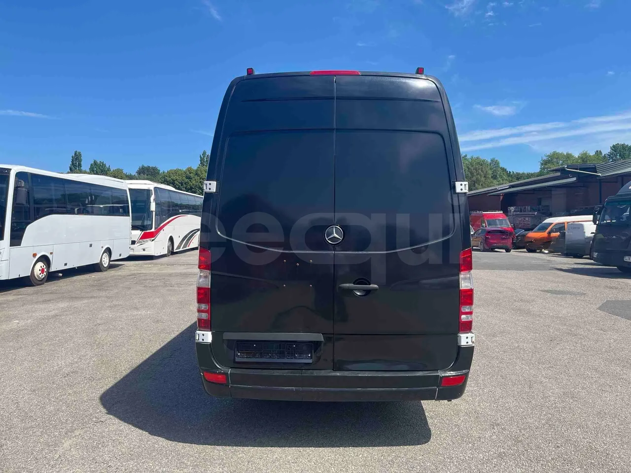 Mercedes-Benz Sprinter - rear hatch closed