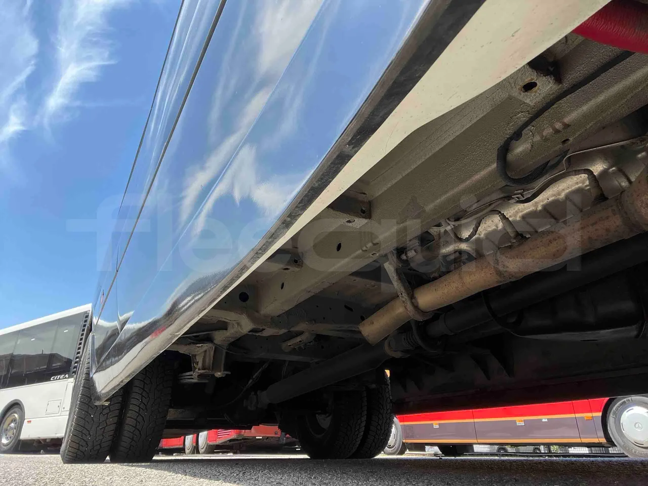 Mercedes-Benz Sprinter - front axle right side