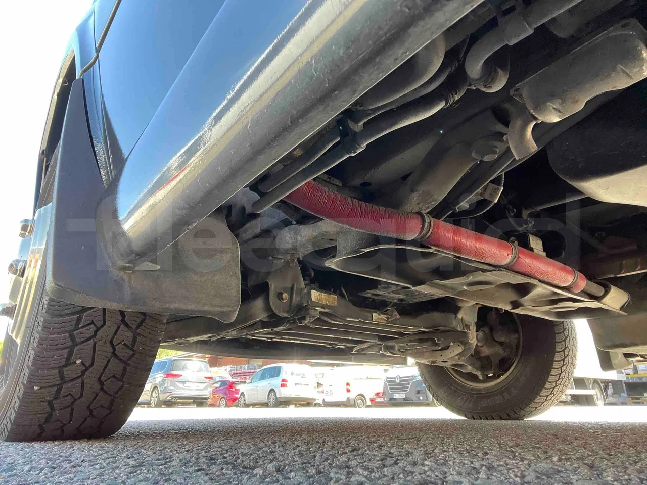 Mercedes-Benz Sprinter - central undercarriage photo