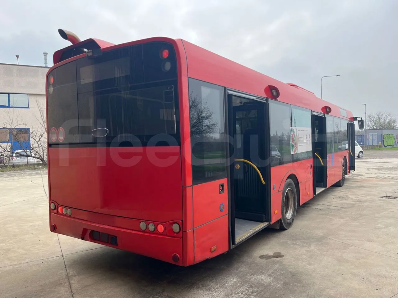 Solaris Urbino 12 - Euro6 - 240kW - 12mt - 3/4 right rear doors open