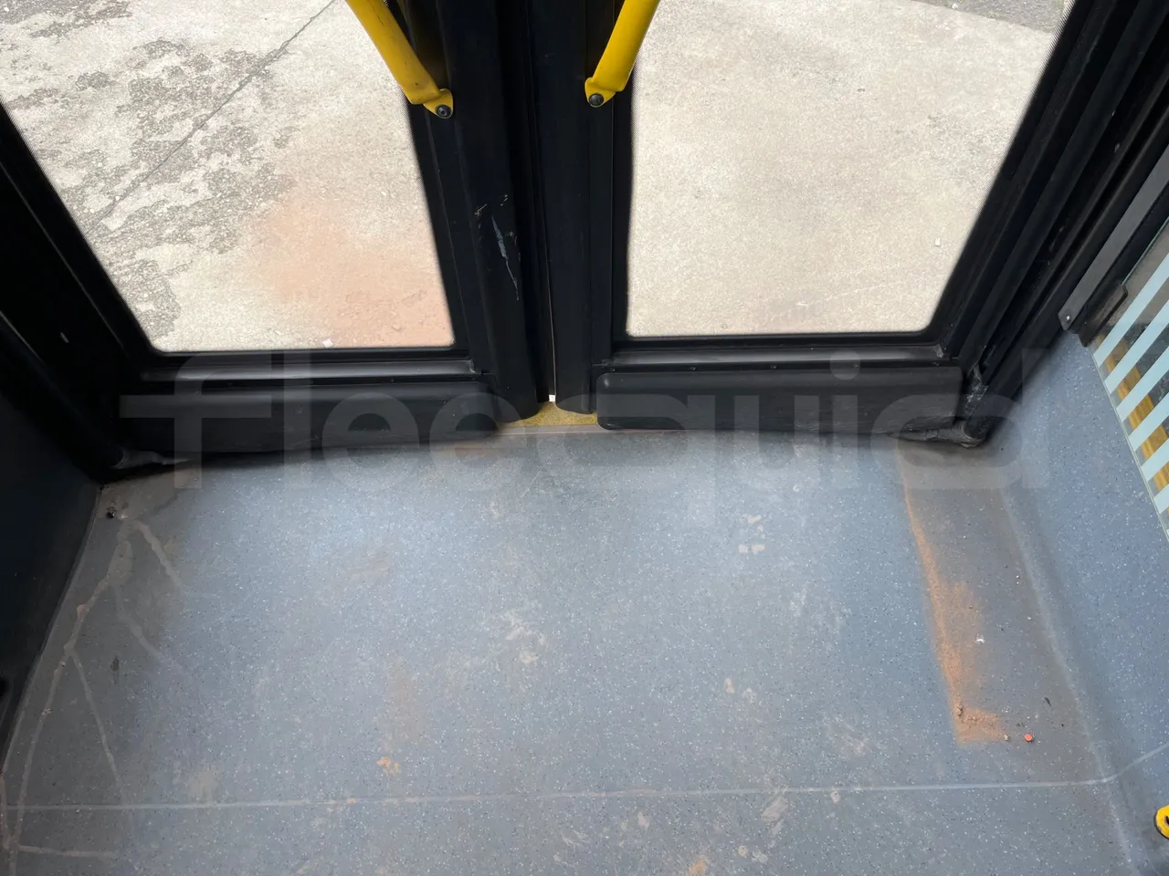 Solaris Urbino 12 - Euro6 - 240kW - 12mt - door mechanism photo