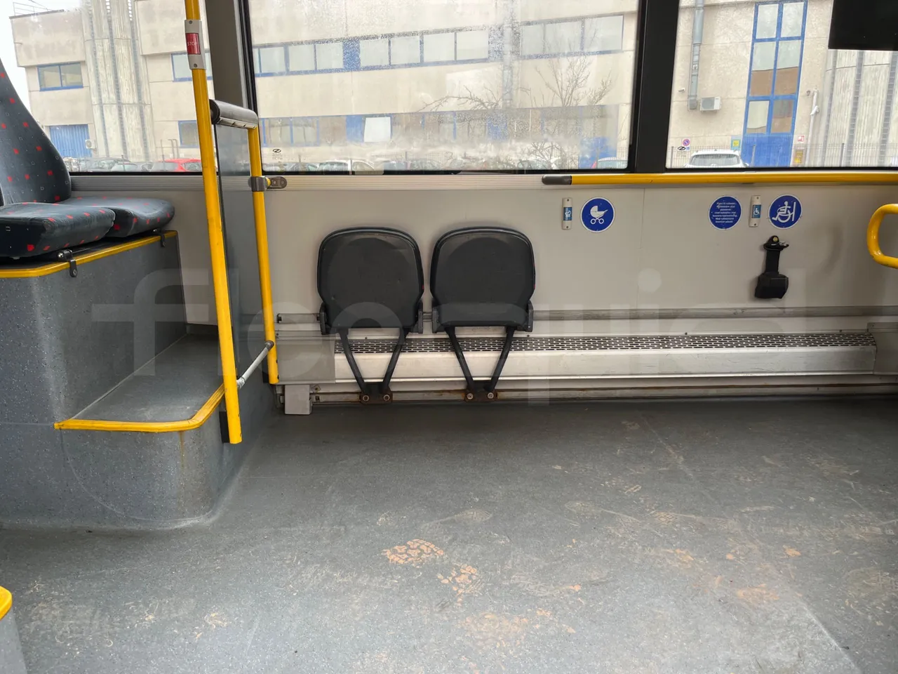 Solaris Urbino 12 - Euro6 - 240kW - 12mt - folding seat photo