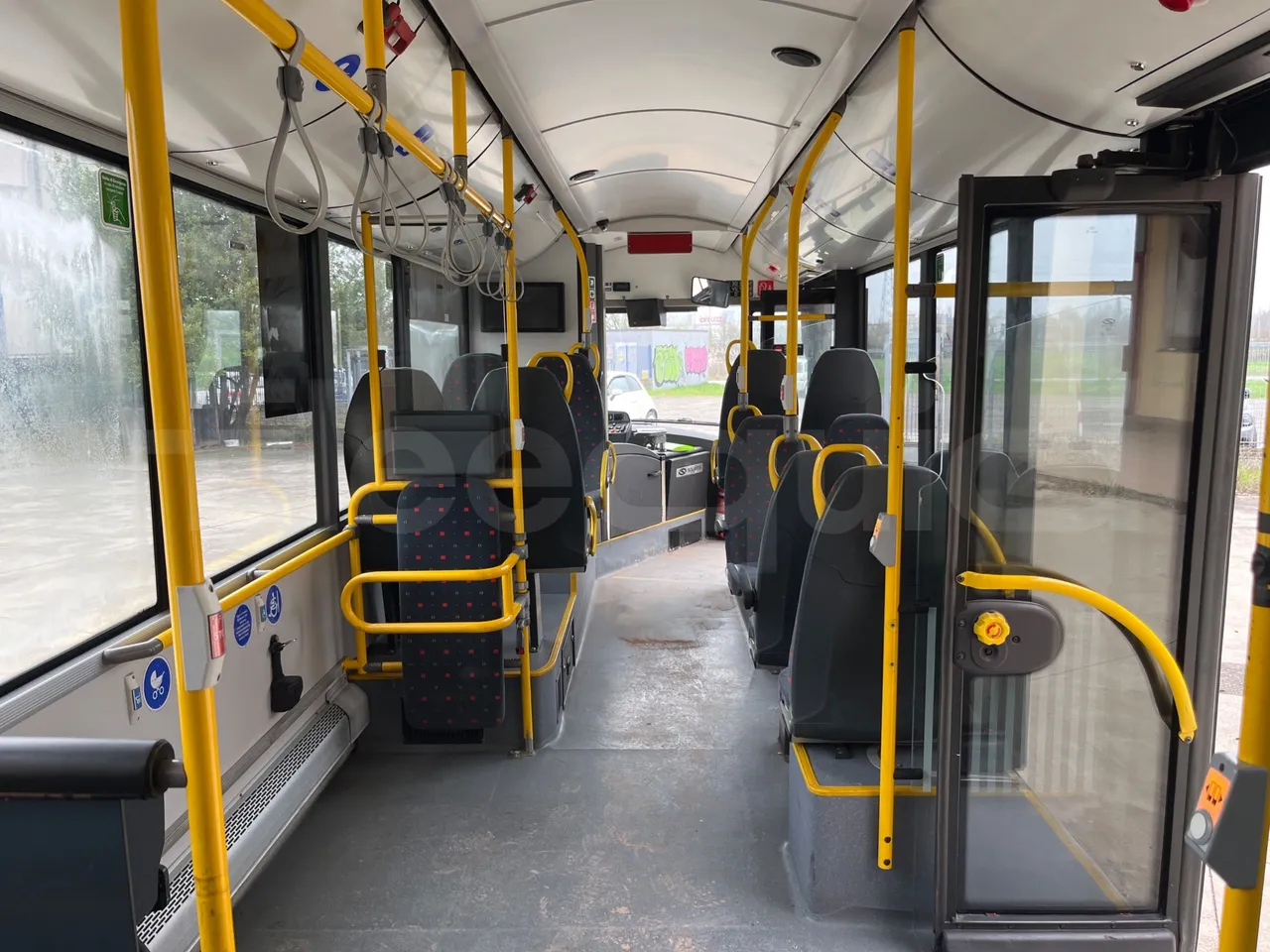 Solaris Urbino 12 - Euro6 - 240kW - 12mt - forward view middle aisle