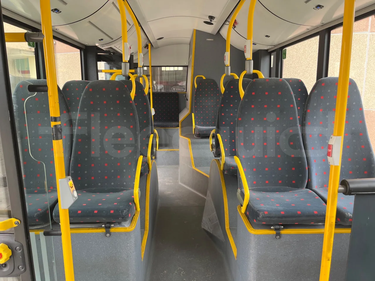 Solaris Urbino 12 - Euro6 - 240kW - 12mt - reverse view middle aisle