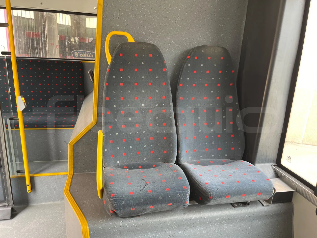 Solaris Urbino 12 - Euro6 - 240kW - 12mt - table detail photo