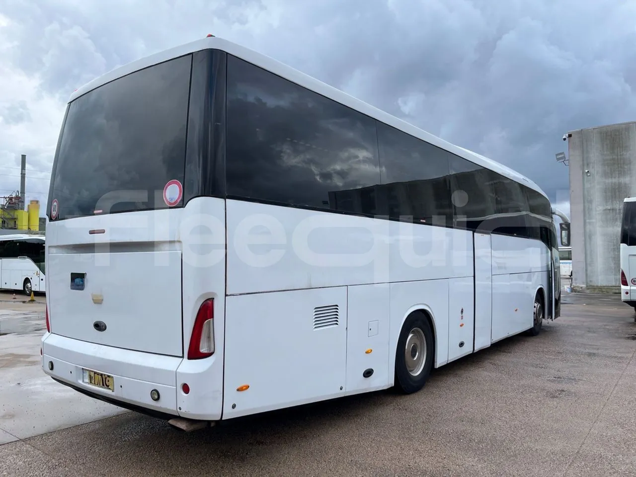Irisbus New Domino 397E/12.4 - Euro4 - 331kW - 12.410mt - 3/4 right rear doors open