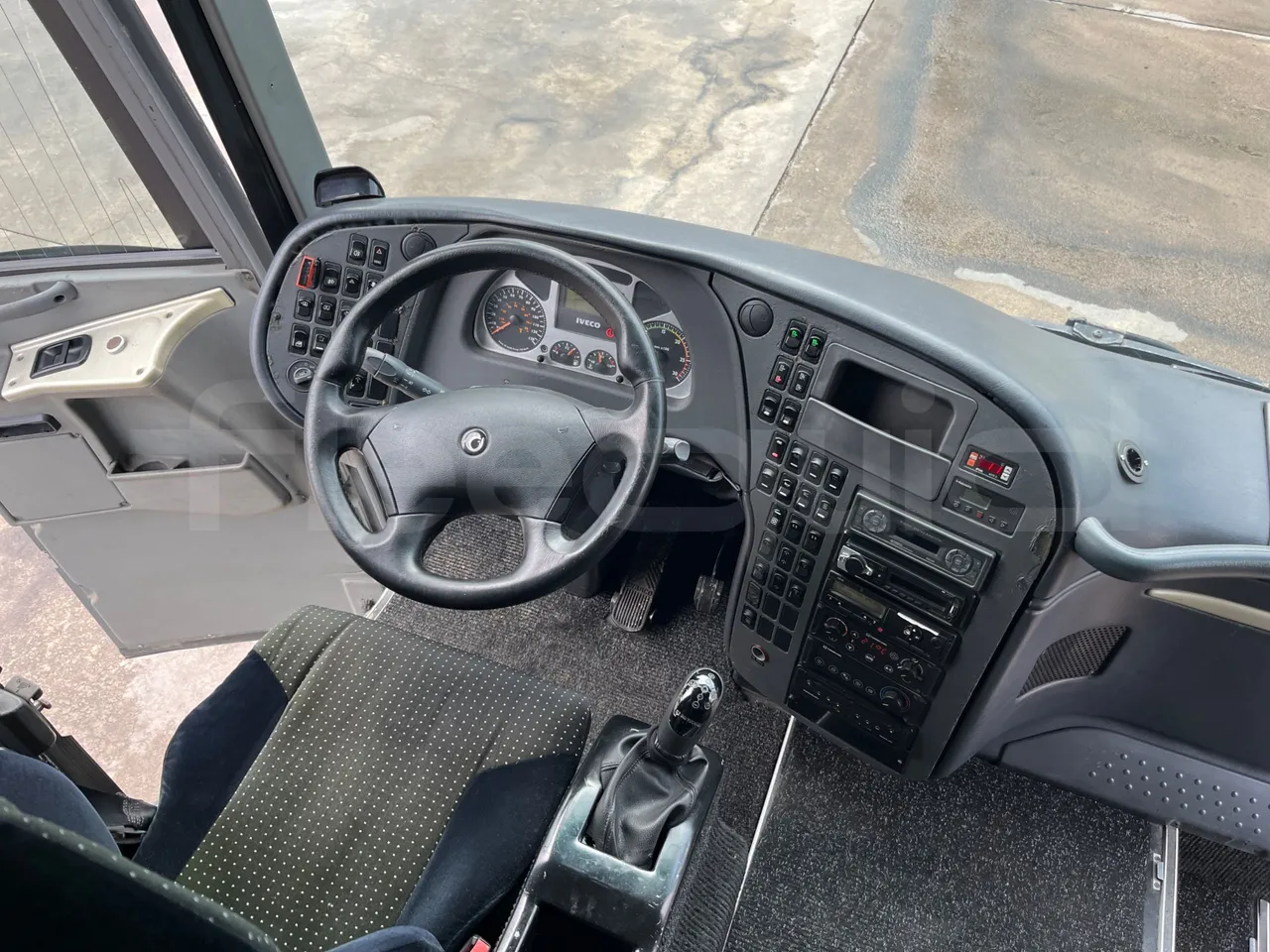 Irisbus New Domino 397E/12.4 - Euro4 - 331kW - 12.410mt - buttons panels on