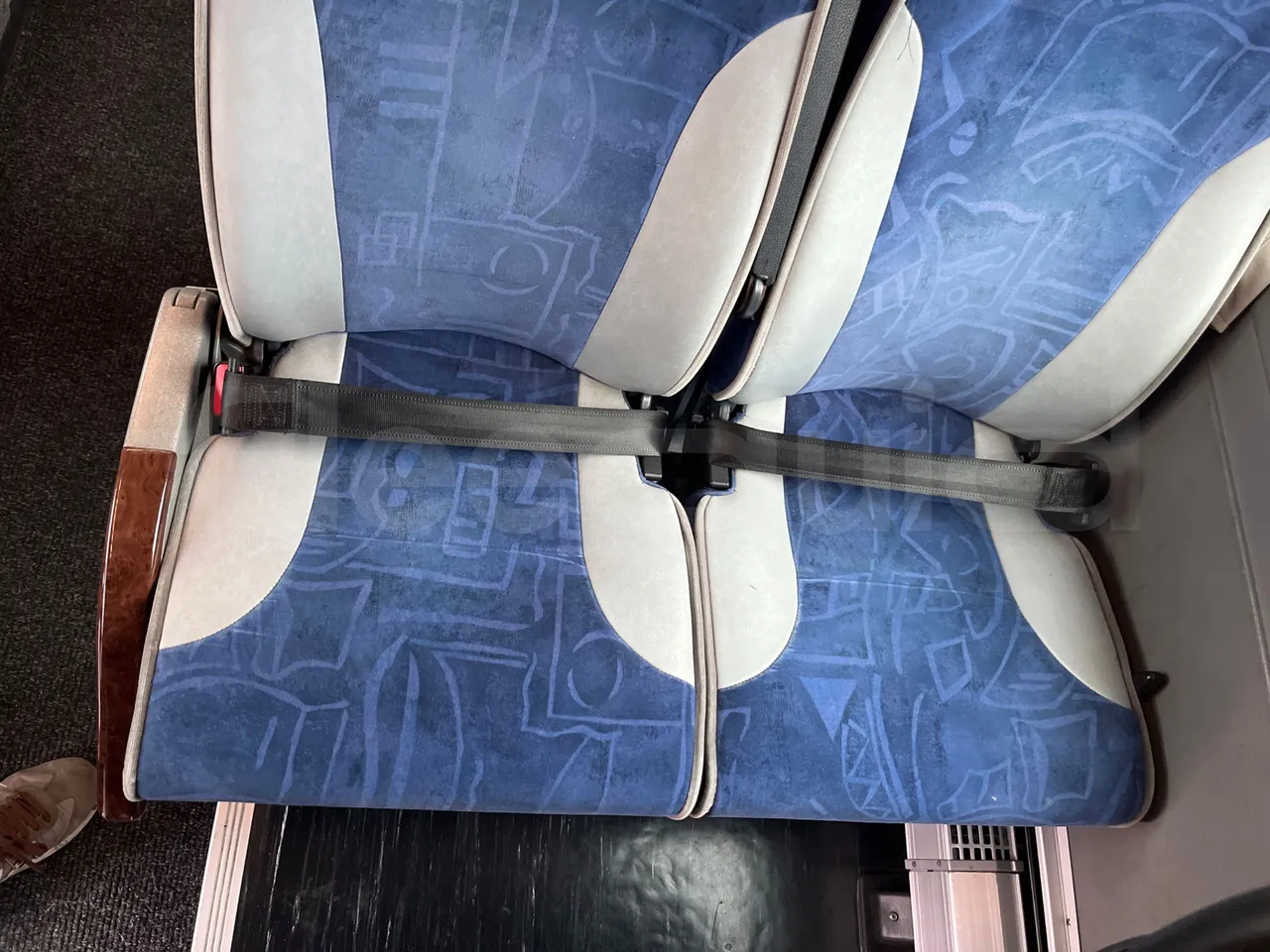 Irisbus New Domino 397E/12.4 - Euro4 - 331kW - 12.410mt - central seat safety belt