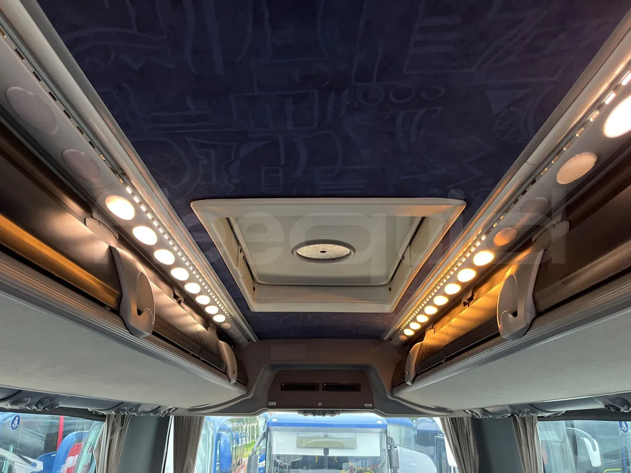 Irisbus New Domino 397E/12.4 - Euro4 - 331kW - 12.410mt - roof hatch 2