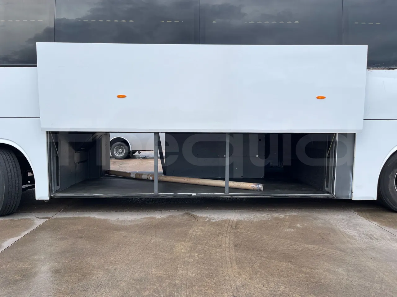 Irisbus New Domino 397E/12.4 - Euro4 - 331kW - 12.410mt - luggage rack photo
