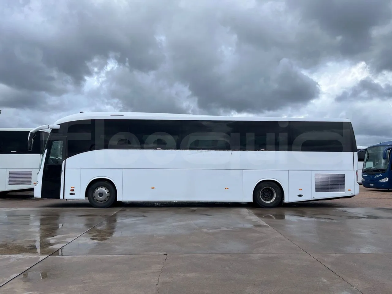 Irisbus New Domino 397E/12.4 - Euro4 - 331kW - 12.410mt - left side photo