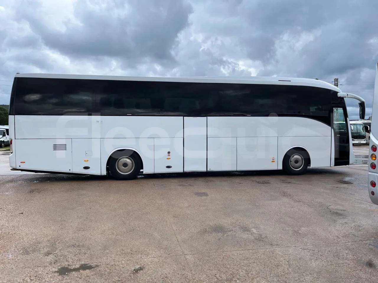 Irisbus New Domino 397E/12.4 - Euro4 - 331kW - 12.410mt - right side doors closed