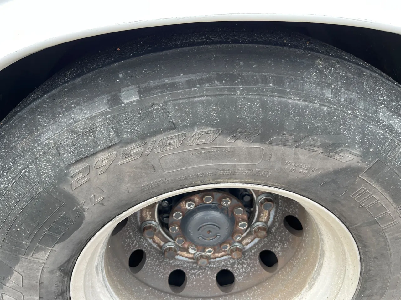 Irisbus New Domino 397E/12.4 - Euro4 - 331kW - 12.410mt - front left tire measurements