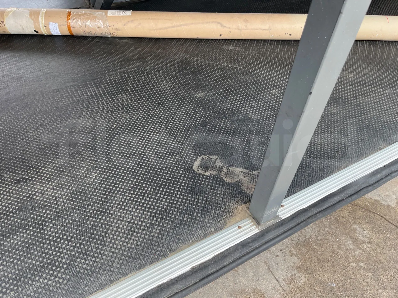 Irisbus New Domino 397E/12.4 - Euro4 - 331kW - 12.410mt - under carpet photo