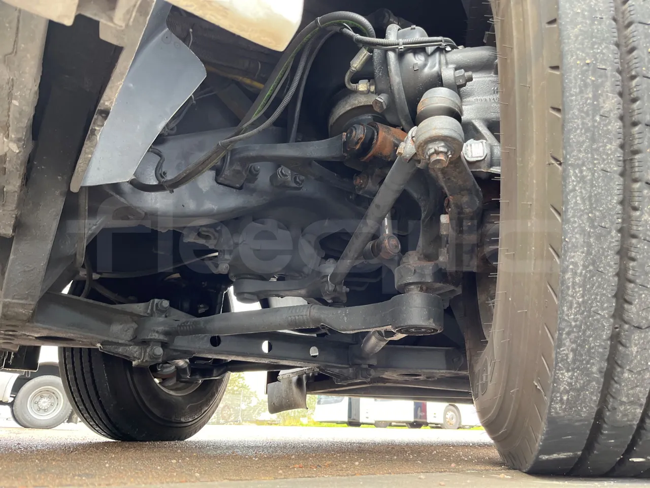 Irisbus New Domino 397E/12.4 - Euro4 - 331kW - 12.410mt - front axle left side