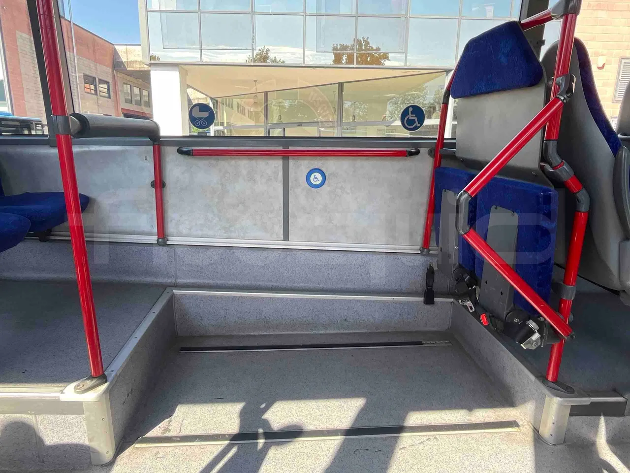 Mercedes-Benz Integro - disabled area photo
