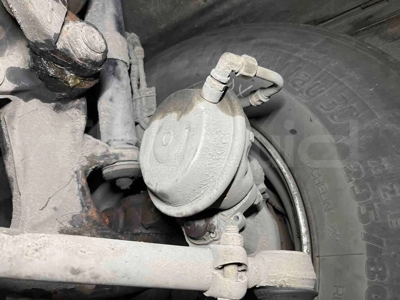Mercedes-Benz Integro - front brake calipers left